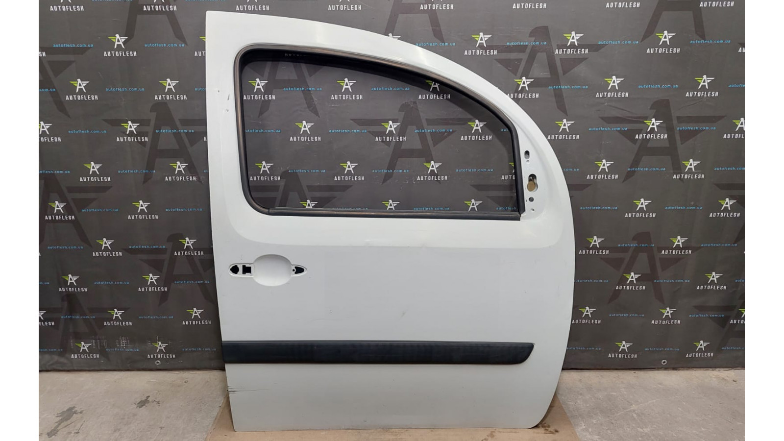 Дверь передняя правая белая 801004234R Mercedes Citan Renault Kangoo 2 бу Дверь передняя правая белая 801004234R Mercedes Citan Renault Kangoo 2 бу